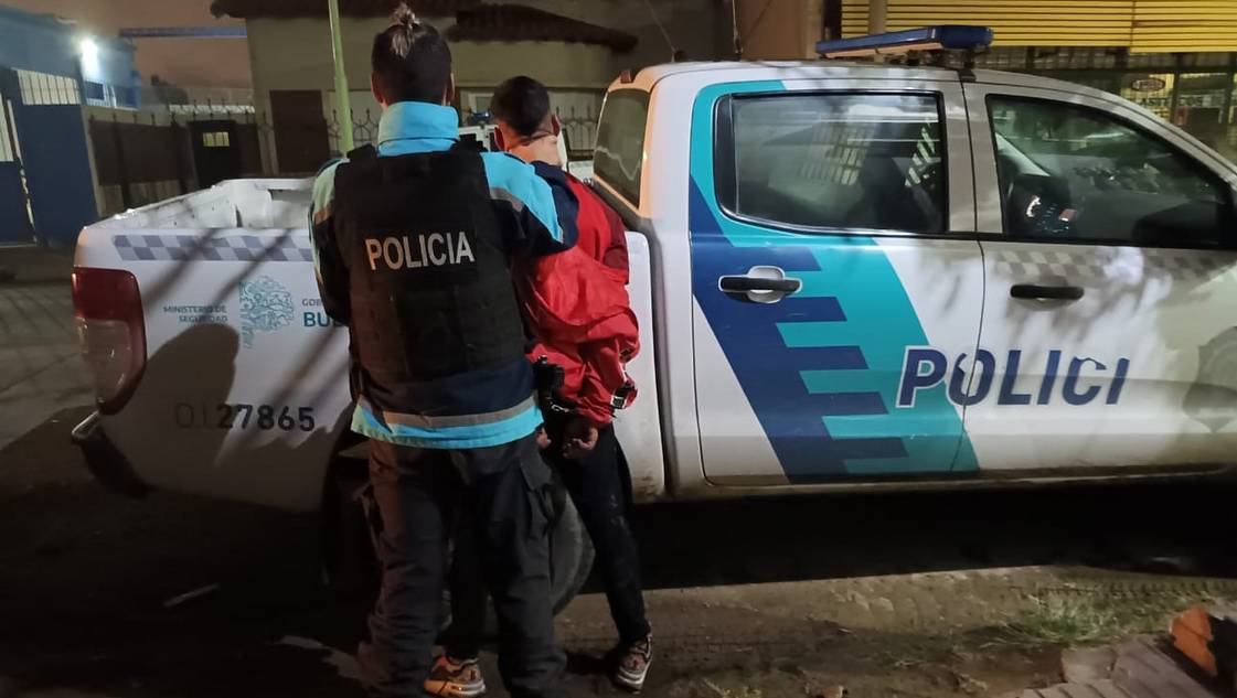 Fue detenido por entrar a la casa de su expareja sin autorización