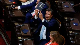 Tras el cruce con Milei, Manes aseguró que le pegaron "dos piñas"