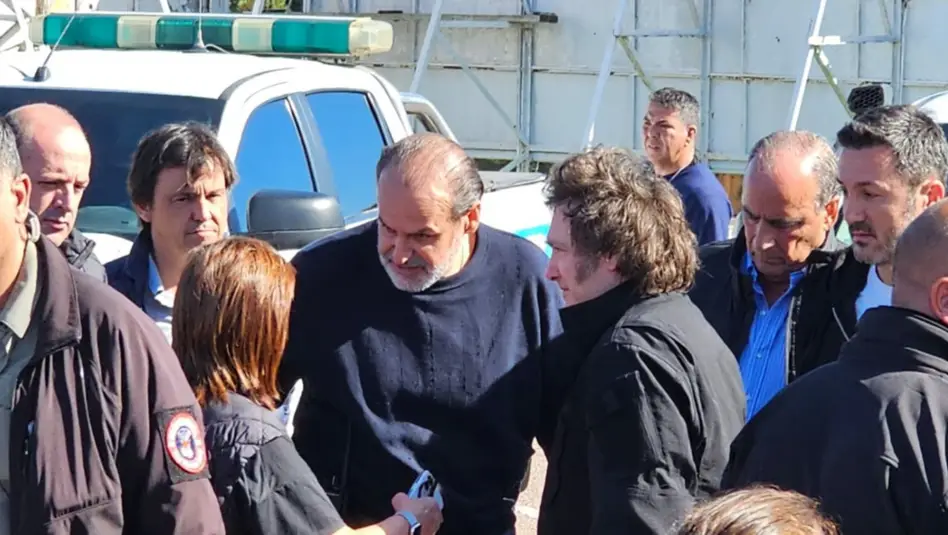 El presidente Javier Milei llegó a Bahía Blanca para seguir de cerca las consecuencias del temporal