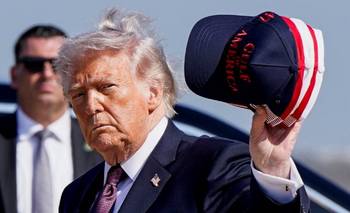 Trump dijo que el ejército estadounidense está "destrozando" a Irán: "La gran ola está por llegar"