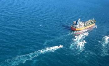 El estrecho de Ormuz, clave en el conflicto: qué es y cómo afecta al precio del crudo