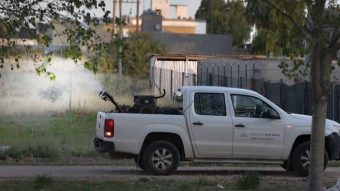 Trabajos de fumigación en el distrito