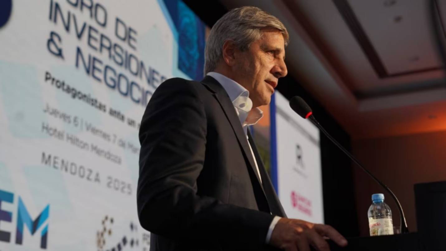 Caputo criticó a los industriales: “Este modelo es eficiente, moral y justo”