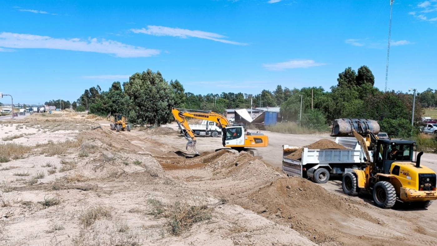 Precaución al tránsito: se ejecutan trabajos de reasfaltado en la RN 33, cerca de Bahía Blanca