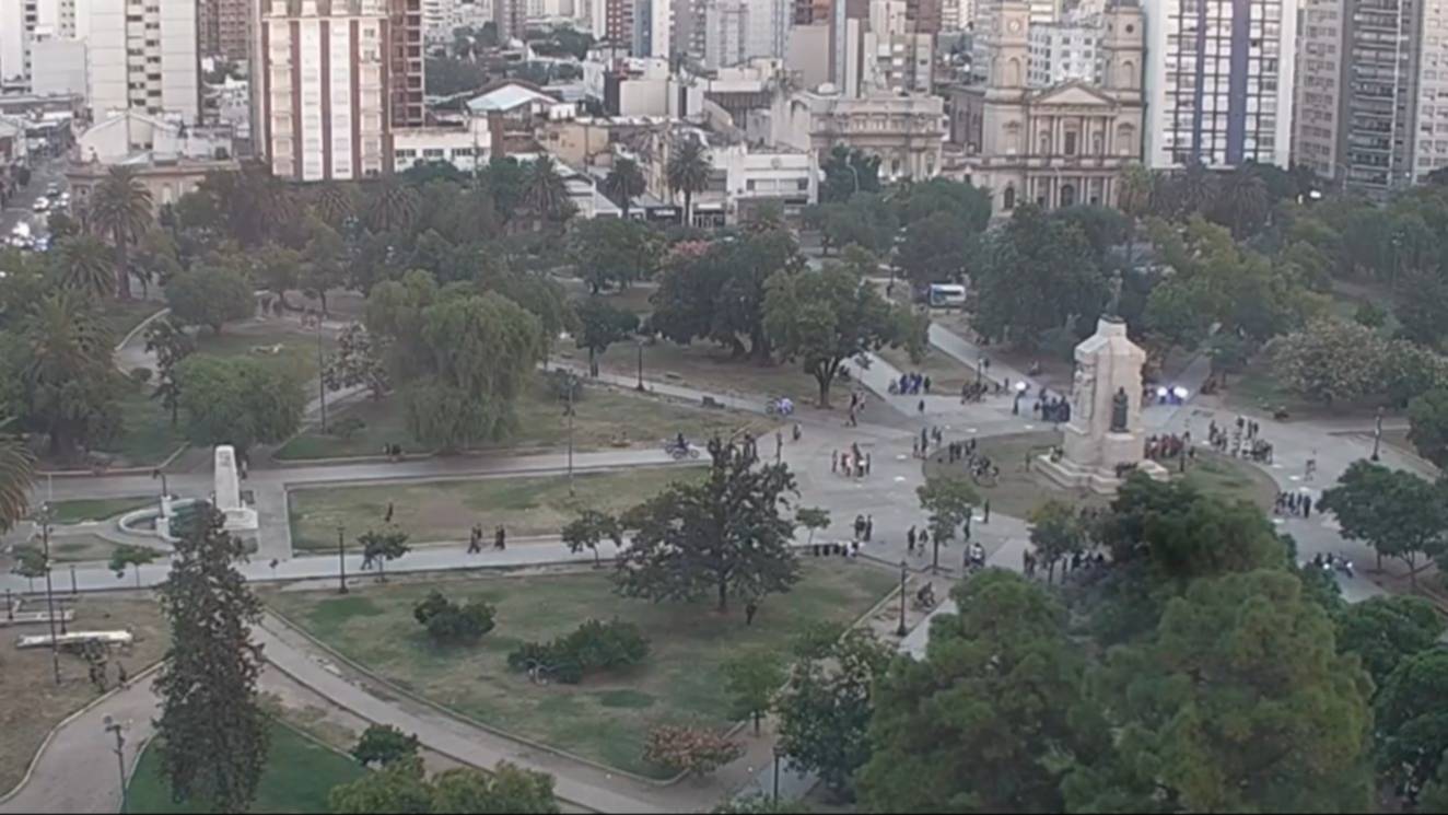 Con operativo de seguridad, los jóvenes festejaron el UPD en Bahía Blanca