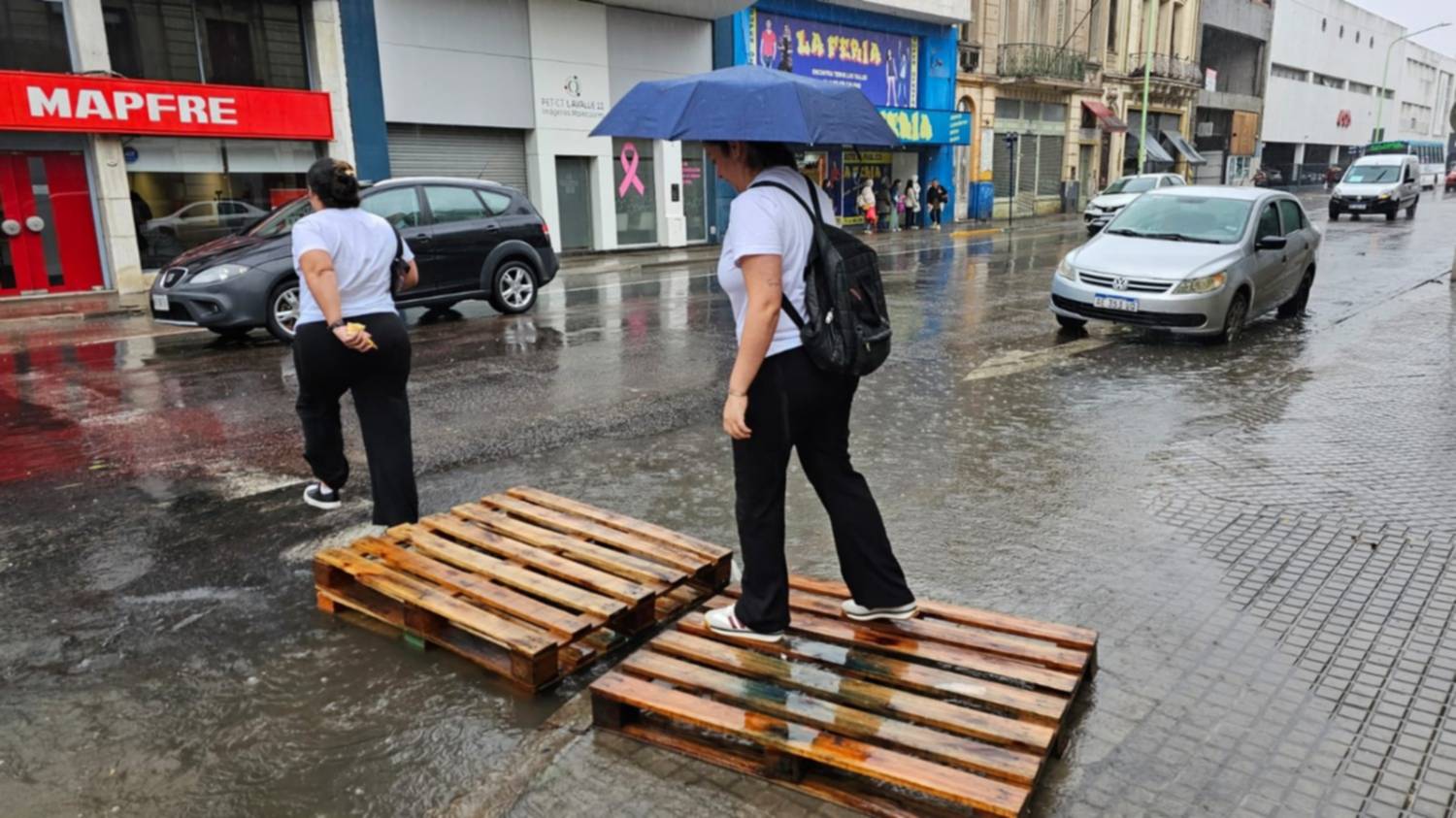 Lluvias intensas en Bahía Blanca y continúa el alerta amarillo por tormentas