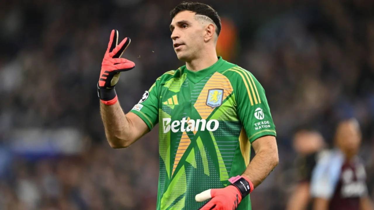 "Dibu" Martínez bajo la lupa de la FA: los motivos por los que podría recibir una sanción económica