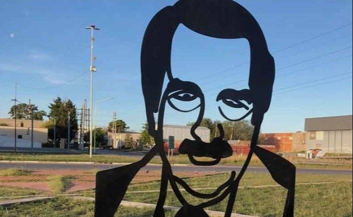 ¿Monumento a Sadam Husein en Bahía Blanca?