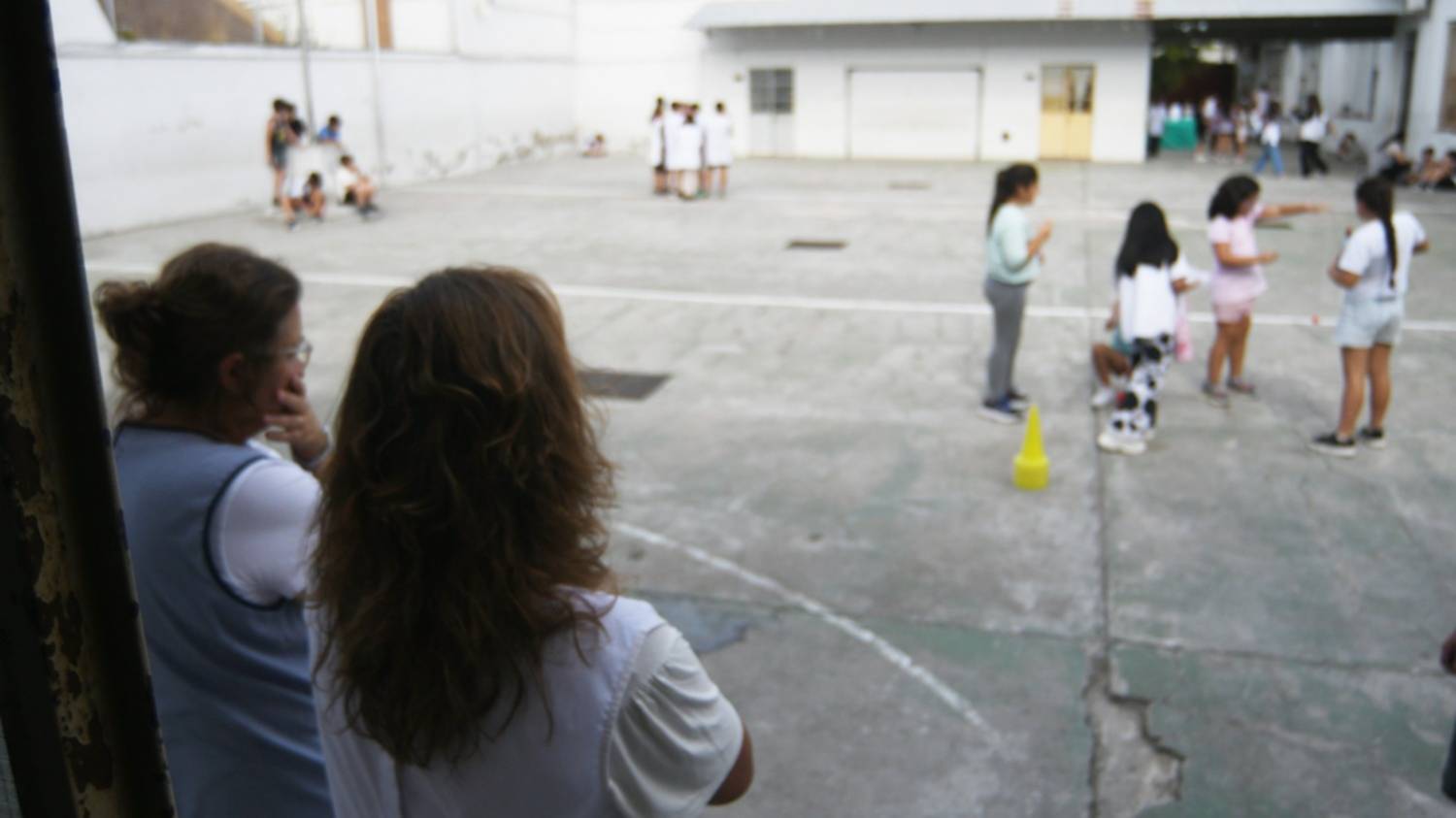 La baja natalidad también impacta en Bahía: escuelas con menos inscriptos