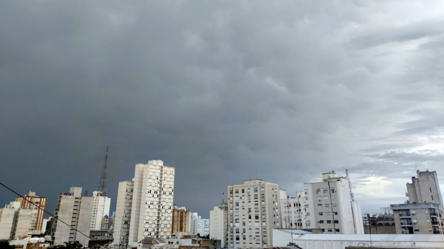 Lluvia en Bahía: La Municipalidad indicó que todas delegaciones están operativas y realizando tareas