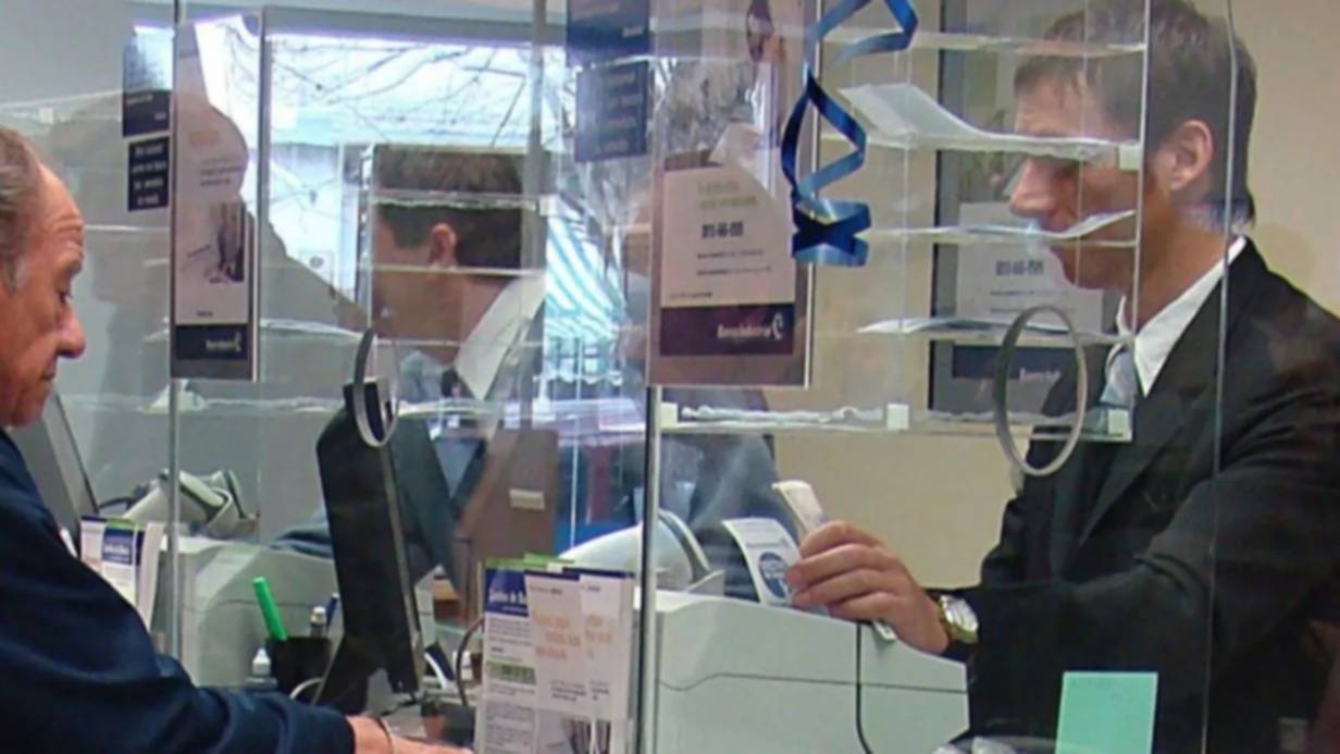 Bancarios acordaron un aumento del 2,9% y ahora el sueldo básico supera los $2.180.000