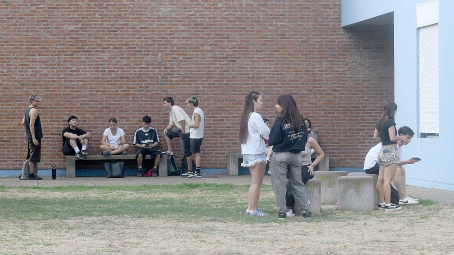 Con un alza del 2,5 %, la canasta estudiantil quedó cerca del millón de pesos en Bahía Blanca
