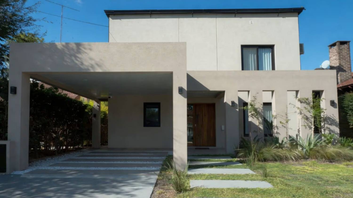 La diputada Pagano denunció que Adorni tiene una vivienda sin declarar en un country