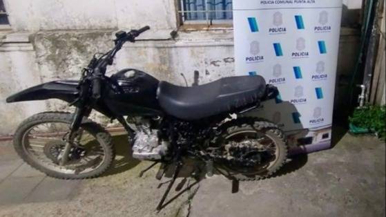 Hallan abandonada una moto denunciada como robada
