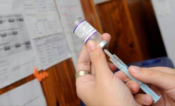 Vacunación antigripal: aseguran que hay menos dosis y piden priorizar grupos