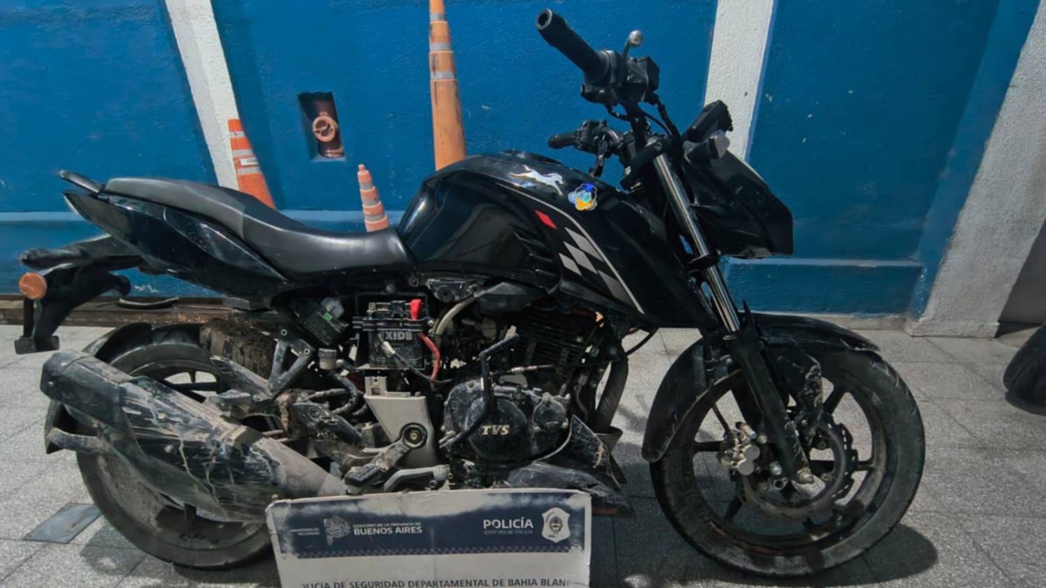 Iba en una moto robada, evadió un control y fue capturado