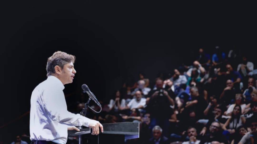 Kicillof convocó a los 135 intendentes para analizar el impacto del plan económico de Milei