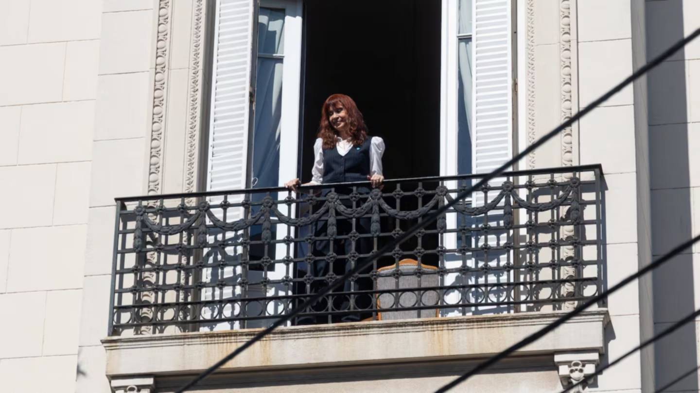 Vialidad: la fiscalía busca impedir movilizaciones a la casa donde CFK cumple prisión domiciliaria