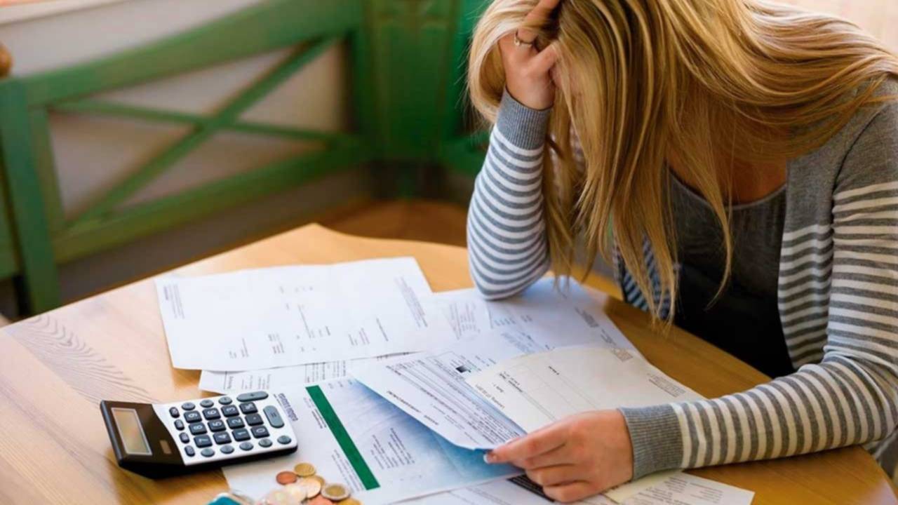 Endeudarse para vivir: cuando el crédito reemplaza al salario