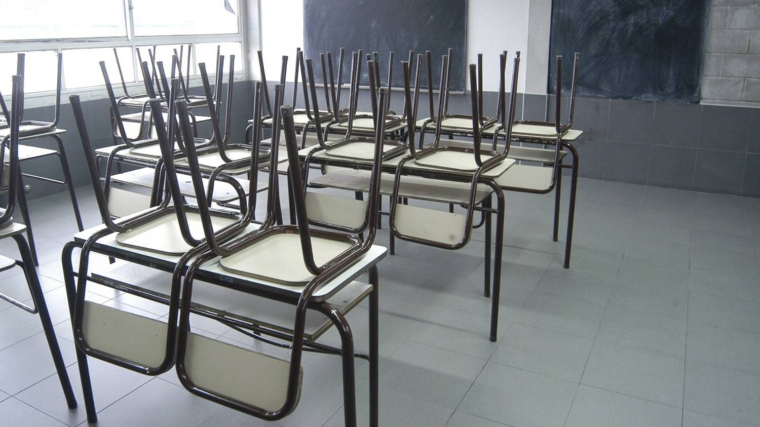 Cuáles son las escuelas que decidieron suspender las clases por la lluvia