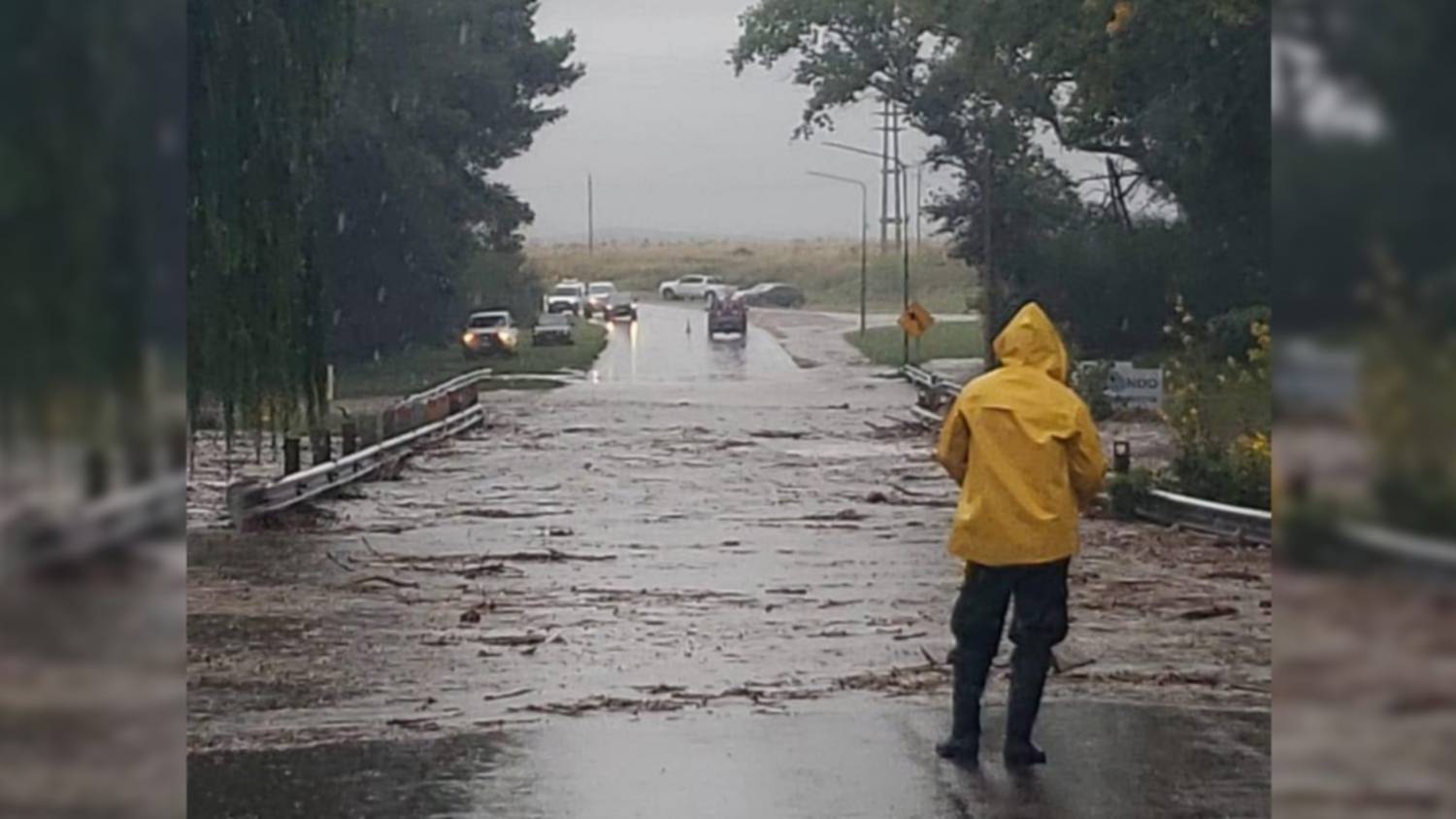 Cerraron el acceso a Sierra de la Ventana por el desborde del arroyo San Bernardo