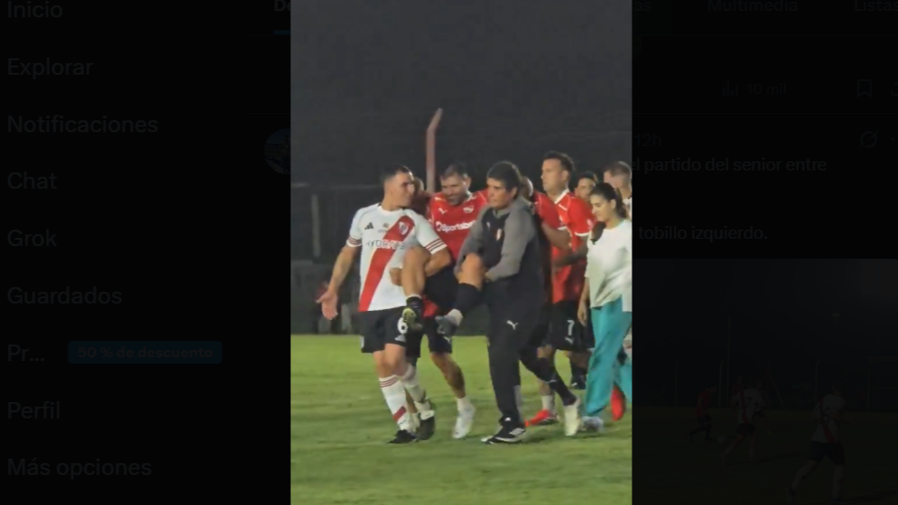 El Kun Agüero sufrió una grave lesión jugando para el Senior de Independiente