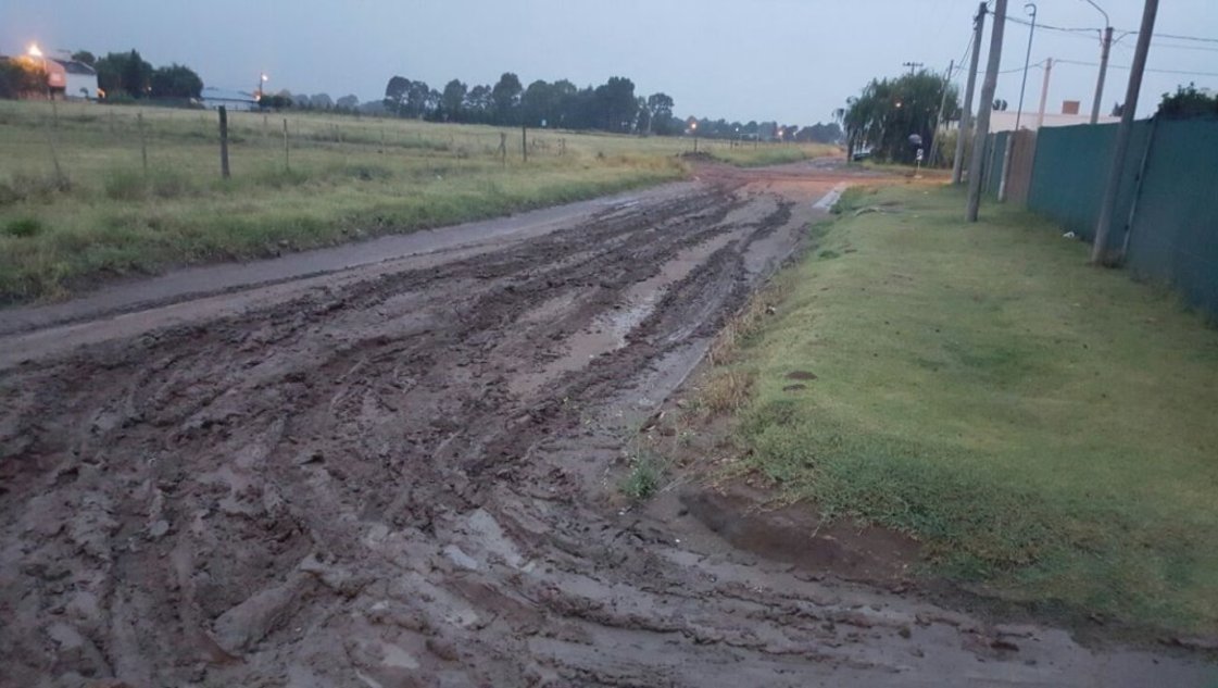 Calles intransitables en Los Horneros