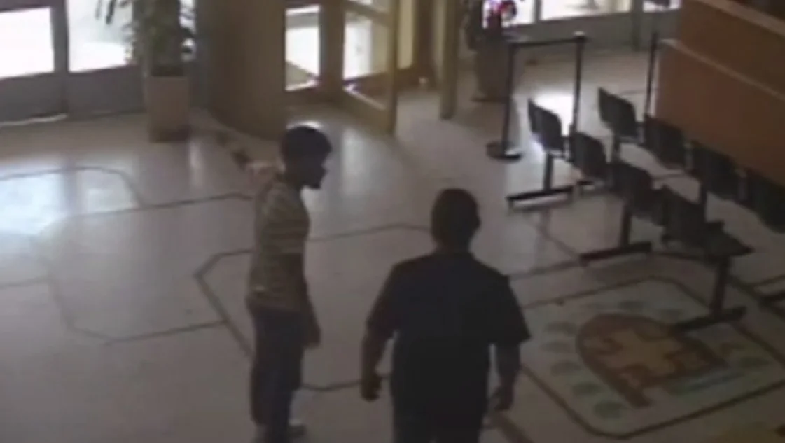 Video: así entraba el acusado al Hospital Italiano para que atiendan a Mariana Bruna