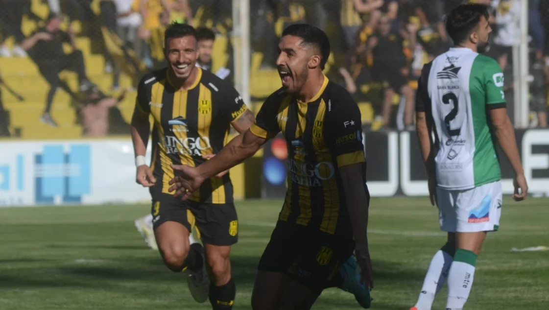 Diego se tiene que llamar... Ramírez metió un golazo y Olimpo ganó el clásico 1-0 Diego se tiene que llamar... Ramírez metió un golazo y Olimpo ganó el clásico 1-0