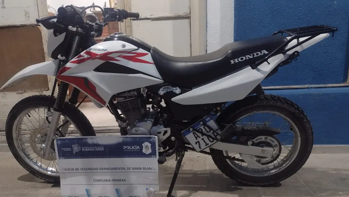Encuentran dos motos abandonadas en el barrio Villa Ressia Encuentran dos motos abandonadas en el barrio Villa Ressia