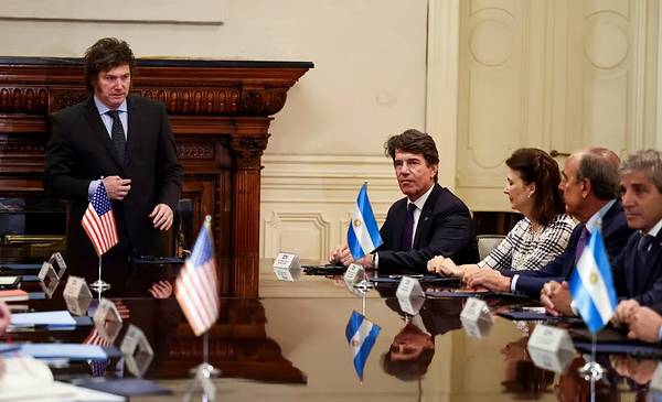 El Gobierno presentó el nuevo borrador de la Ley Ómnibus - La Nueva