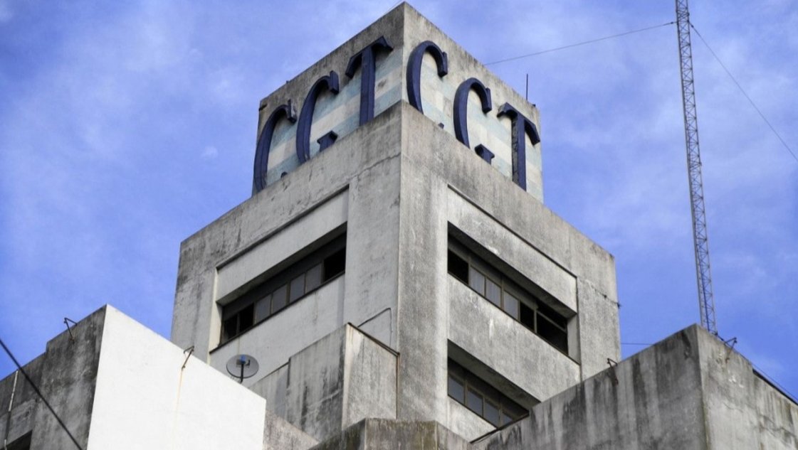 La CGT ratificó el paro por 36 horas que comenzará el próximo miércoles al mediodía La CGT ratificó el paro por 36 horas que comenzará el próximo miércoles al mediodía