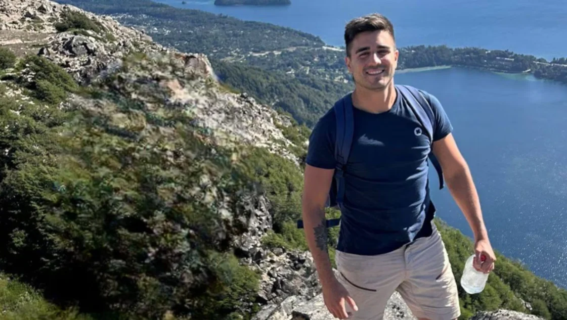 Encontraron sin vida el cuerpo de Ezequiel Vergara, el joven desaparecido en Villa La Angostura Encontraron sin vida el cuerpo de Ezequiel Vergara, el joven desaparecido en Villa La Angostura