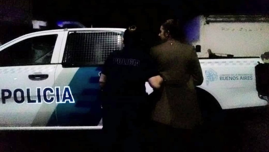 Detuvieron a una mujer agresiva y alcoholizada con una menor en brazos Detuvieron a una mujer agresiva y alcoholizada con una menor en brazos