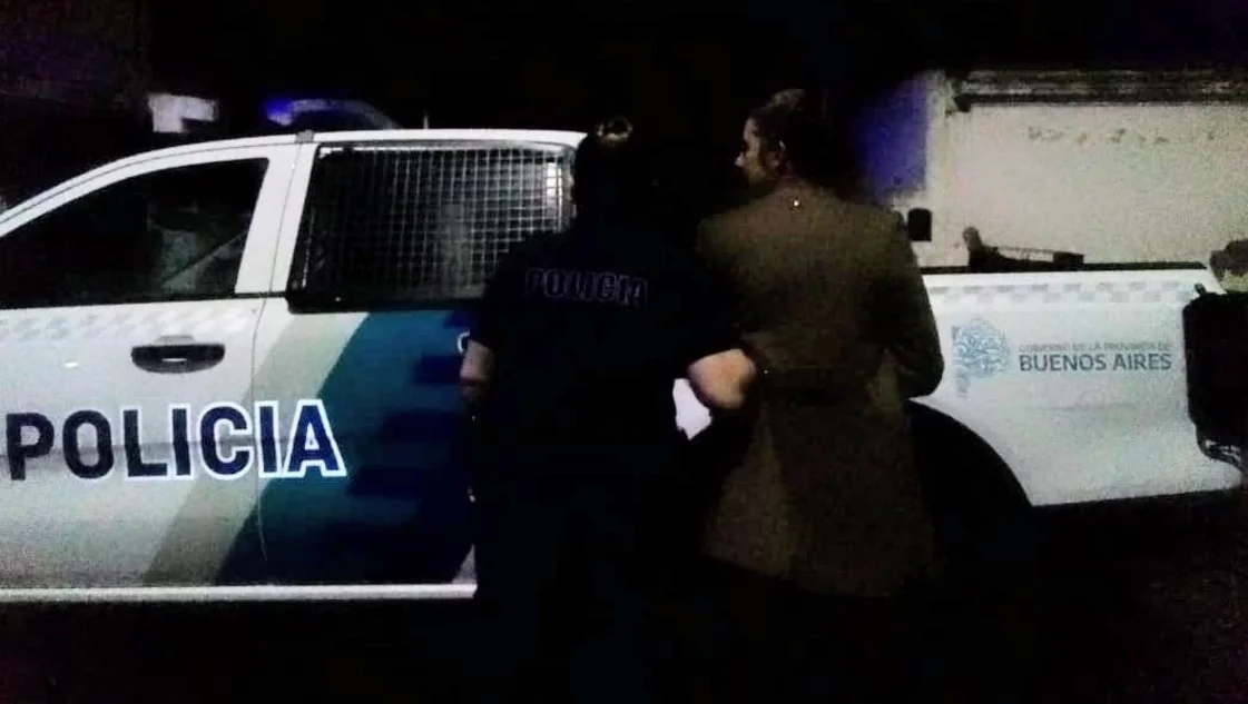 Detuvieron a una mujer agresiva y alcoholizada con una menor en brazos Detuvieron a una mujer agresiva y alcoholizada con una menor en brazos