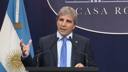 El ministro de Economía, Luis Caputo, anunció que desde el lunes no habrá cepo cambiario