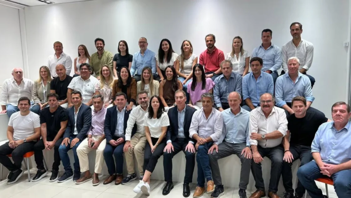 En medio de las negociaciones con LLA, el PRO bonaerense se reúne para discutir el acuerdo En medio de las negociaciones con LLA, el PRO bonaerense se reúne para discutir el acuerdo
