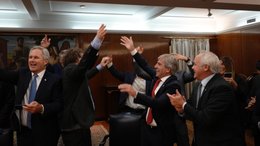 “Mandril decime qué se siente”: Milei festejó la salida del cepo cambiario con el equipo económico