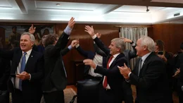 “Mandril decime qué se siente”: Milei festejó la salida del cepo cambiario con el equipo económico