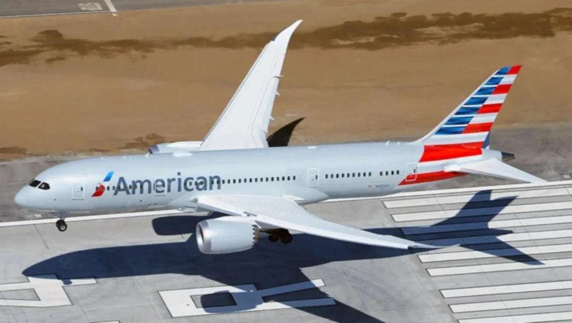 Un avión de American Airlines que iba a Miami regresó a Ezeiza por humo en la cabina