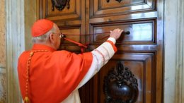 Sellaron los habitación de Francisco en el Vaticano tras el rito de constatación de su muerte