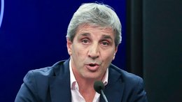Con el dólar en baja, Luis Caputo exigió disculpas a quienes hablaban de devaluación