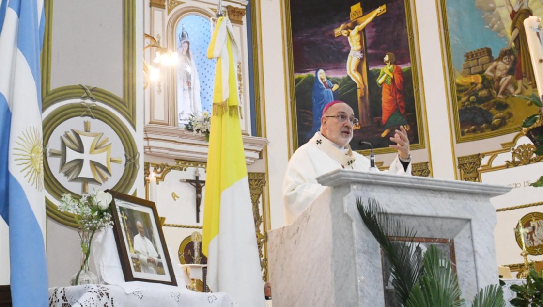 Azpiroz Costa: "Ruego al Señor que tu muerte, Francisco, sea un don de amor para la Iglesia" Azpiroz Costa: "Ruego al Señor que tu muerte, Francisco, sea un don de amor para la Iglesia"