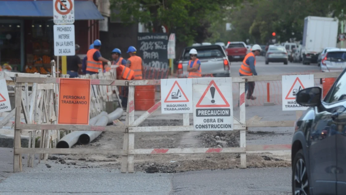 Por obras de ABSA, vecinos de Villa Mitre se encuentran sin agua