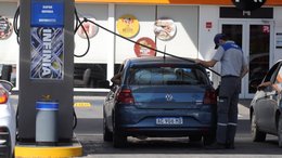 YPF bajará 4 % los precios de la nafta y el gasoil a partir de este jueves