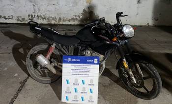 Lo detuvieron por ir a contramano con una moto adulterada