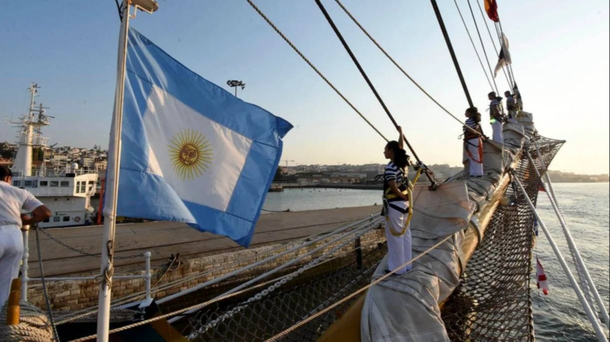 Sorteo de la Armada: buscan a 15 personas para acompañar la zarpada de la Fragata ARA “Libertad”