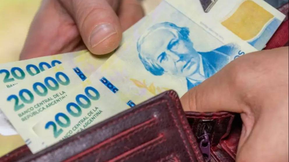 Se desploma la demanda de pesos: mínimos históricos desde el fin de la convertibilidad
