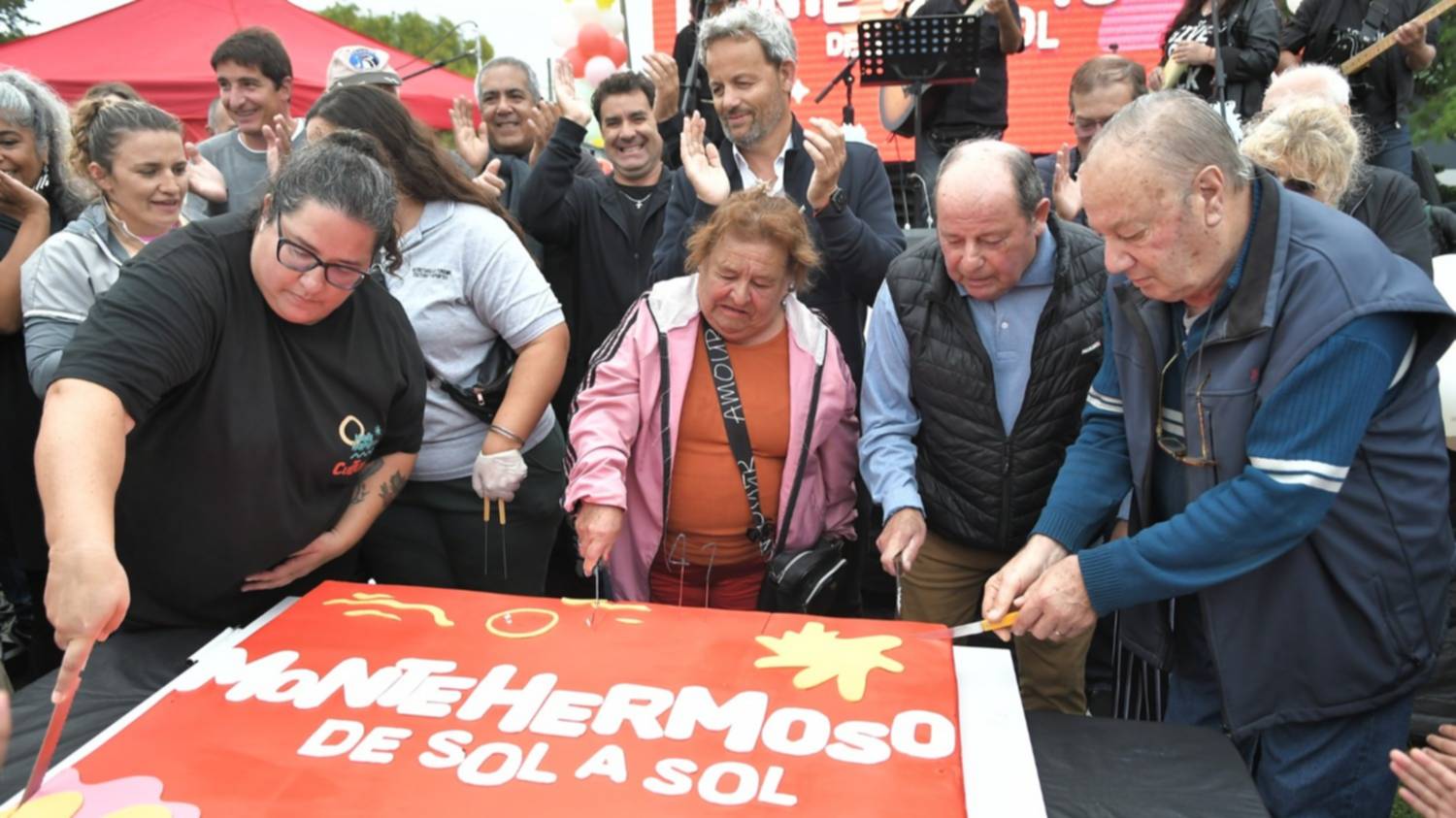 Monte Hermoso celebró sus 47 años con nuevos móviles y cámaras, inauguraciones y proyectos