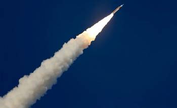 Artemis II se encuentra a mitad de camino de su viaje a la Luna